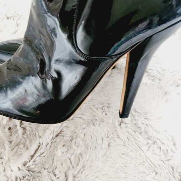 JIMMY CHOO ZIP BACK PATENT LEATHER HEELED BOOTIES SIZE 39 (9) - Picture 10 of 12